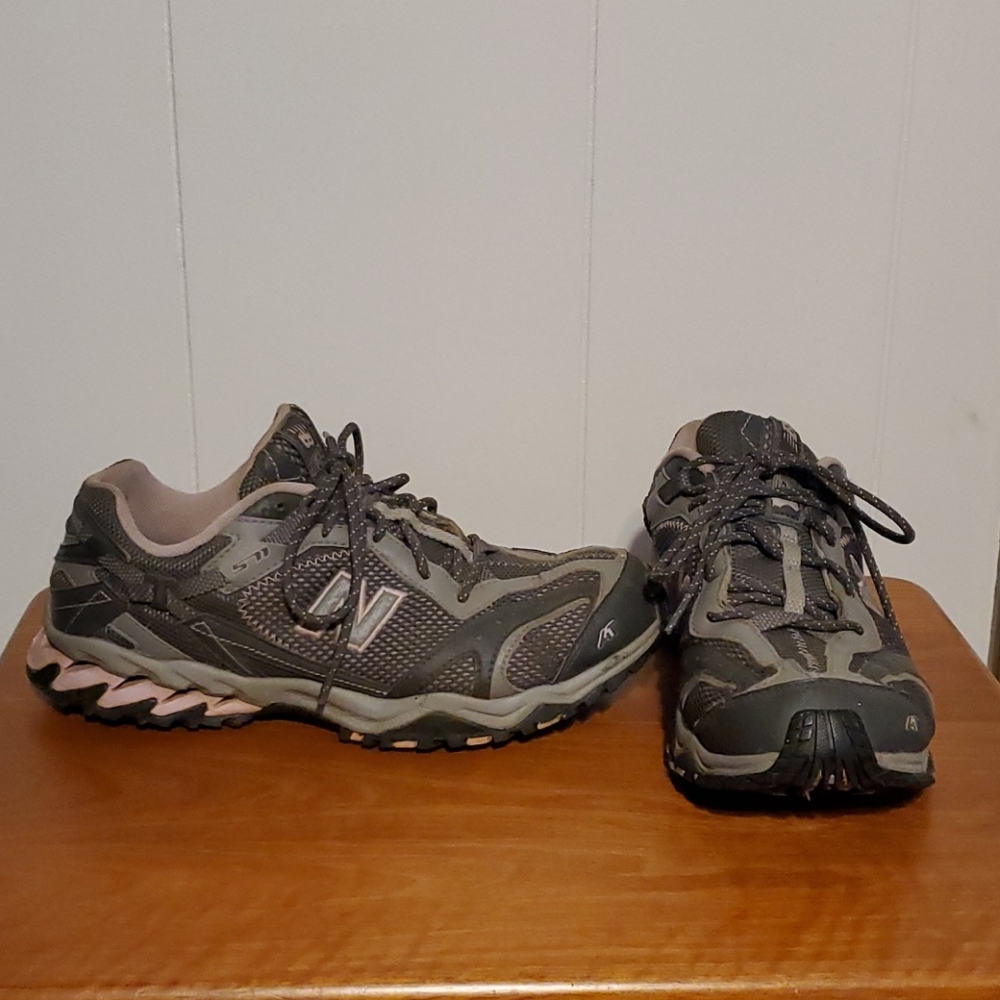 GUC New Balance Gray Sneakers
